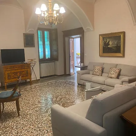 Intrecci 1 Apartment